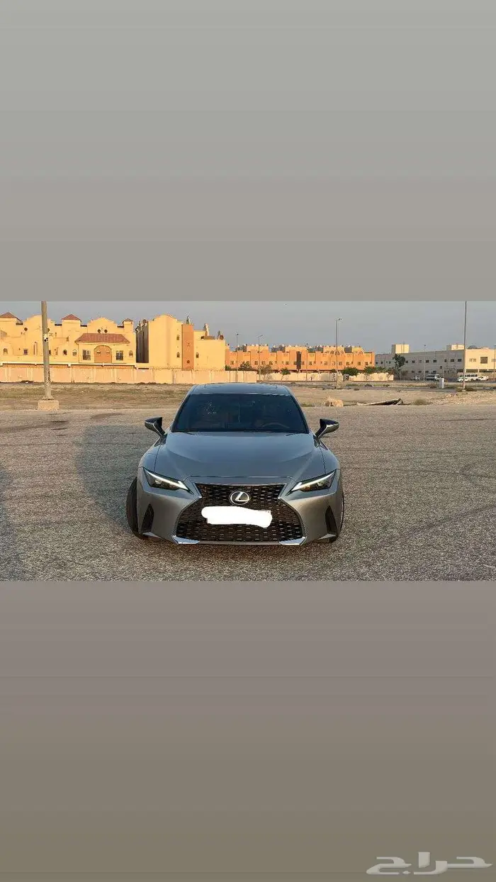لعشاق النظيف لكزس 300is 2023 اول مالك 3