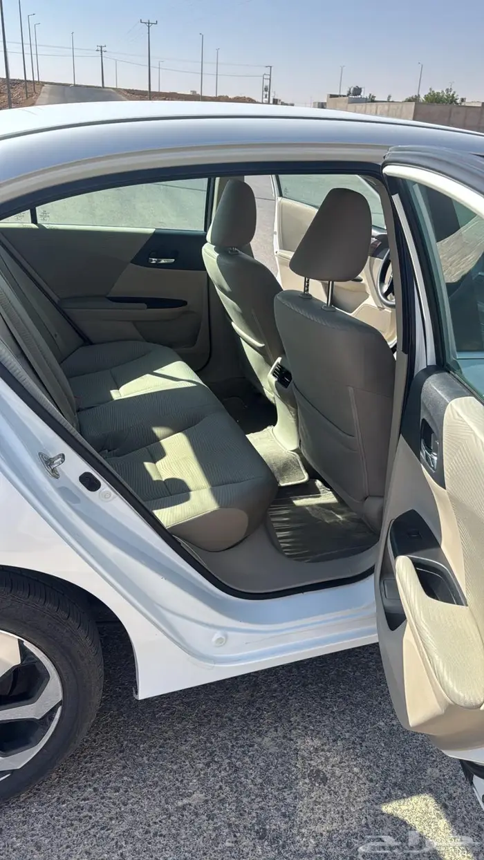 للبيع هوندا اكورد 2017 9