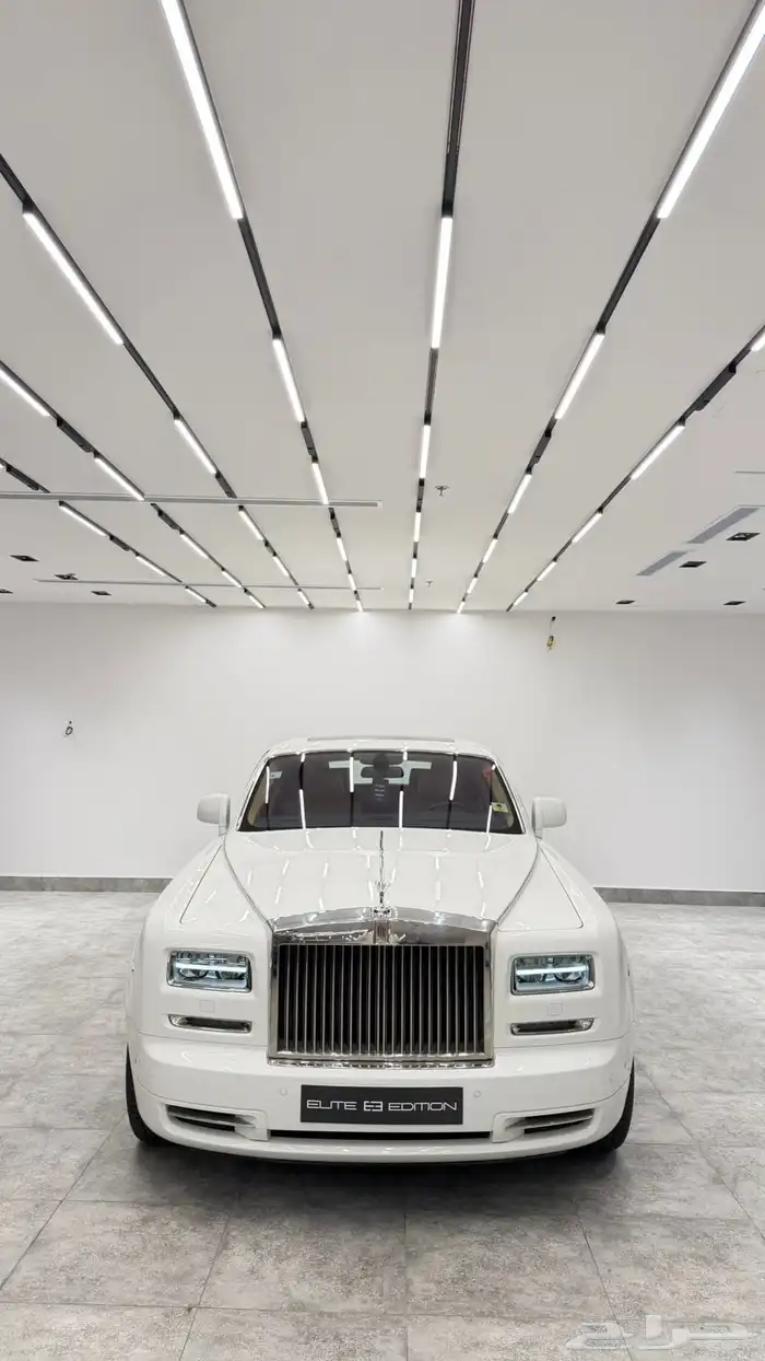 Rolls Royce phantom 2011 مخزن 1