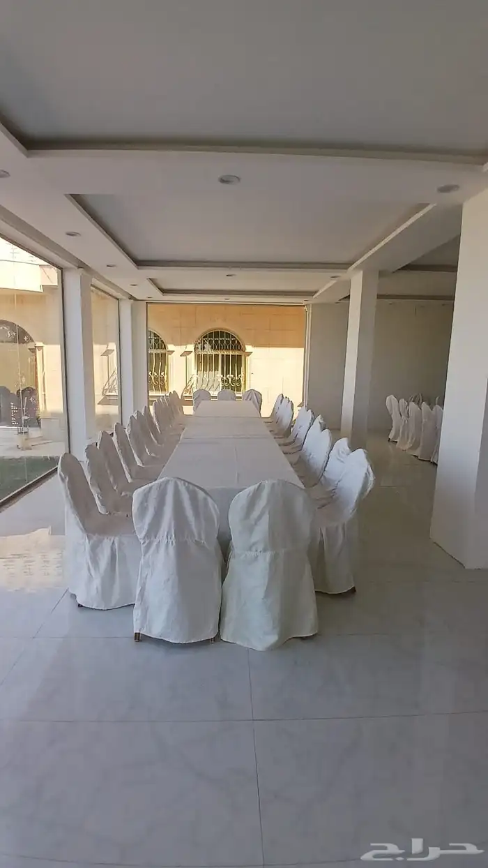 تاجير طاولات طعام مع كراسي شفاف او ريفي او كراسي ملبس طاولات 6