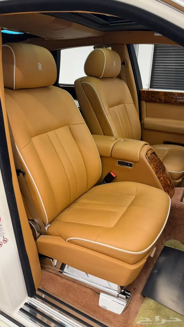 Rolls Royce phantom 2011 مخزن 9