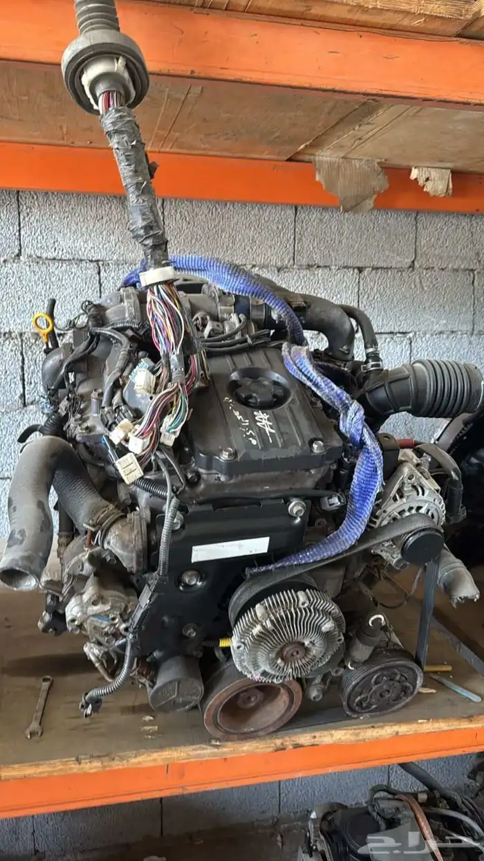 مكاين و قطع غيار نيسان وانيت باص دينا 16