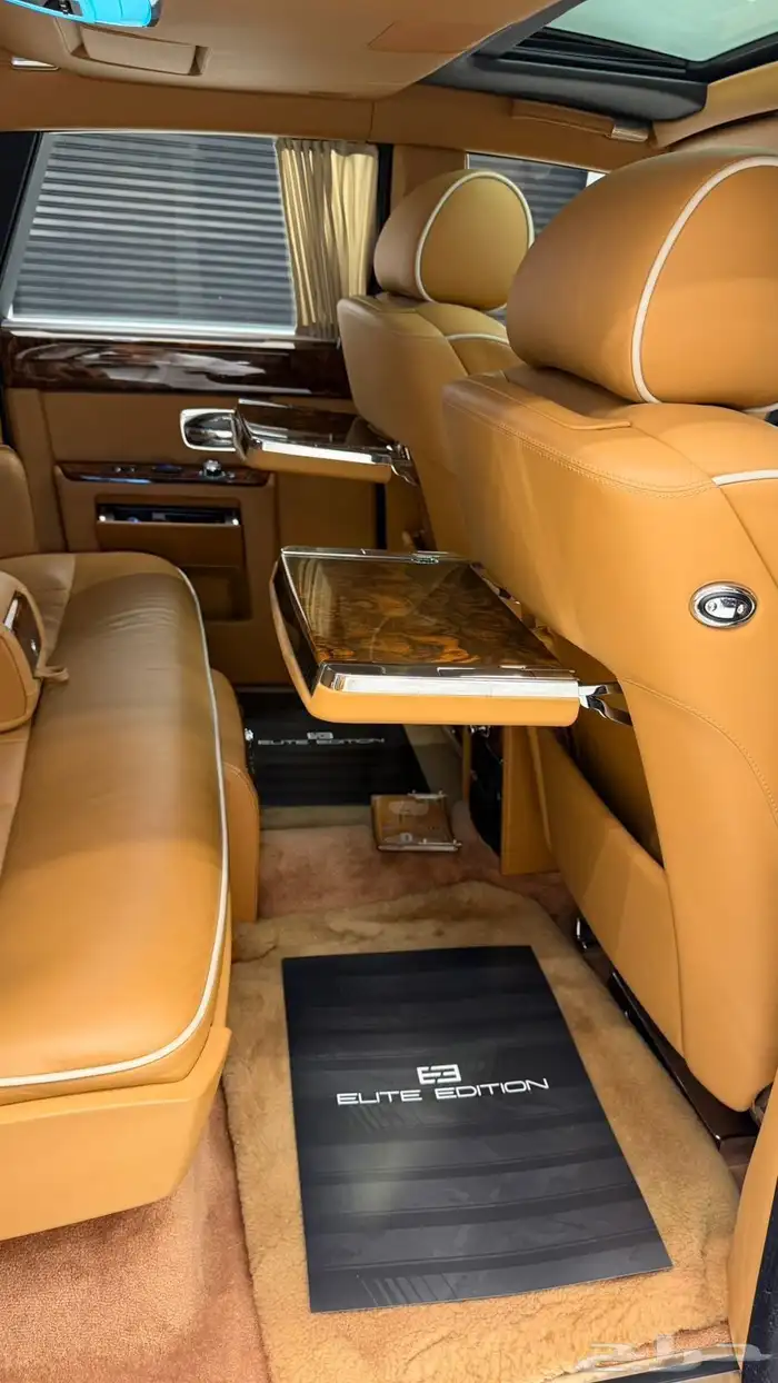 Rolls Royce phantom 2011 مخزن 11