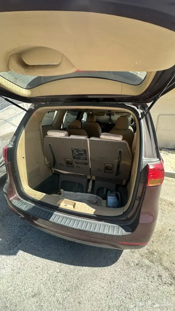 كيا كرنفال على يدنا من الوكالة 5