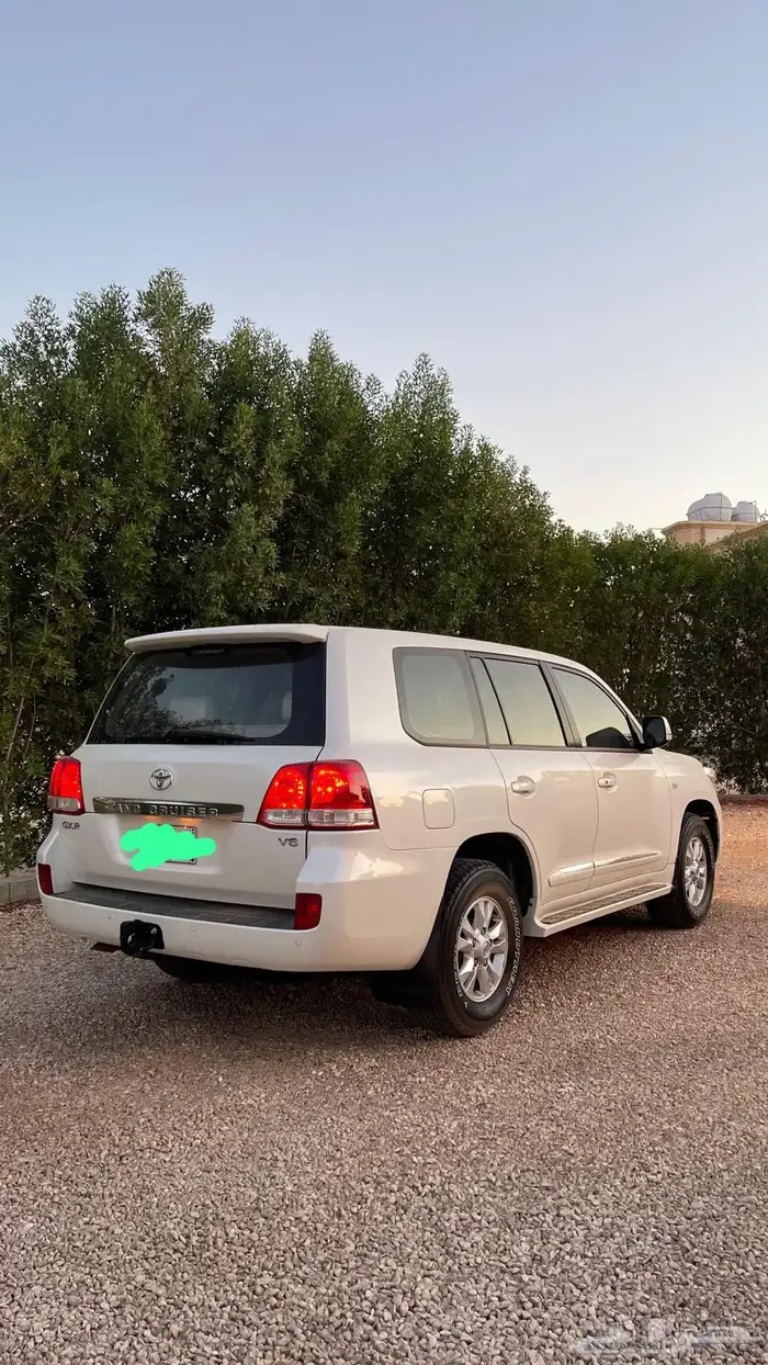 جيب لاندكروزر مفخرة موديل 2010 جديد قير عادي 1