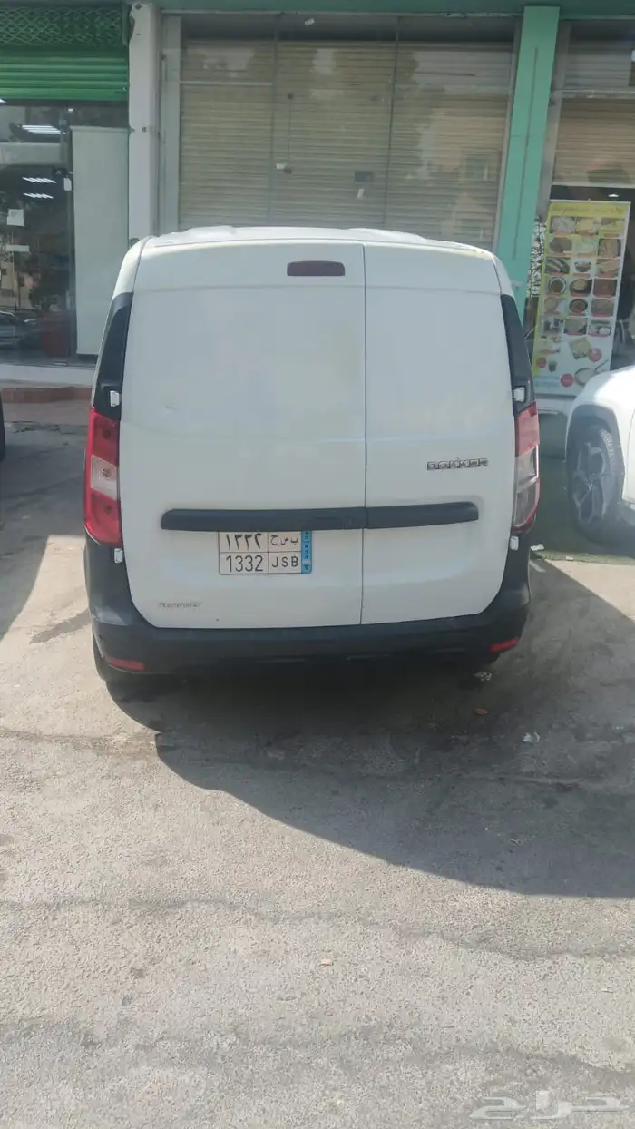 سياره رينو فان دوكر 1