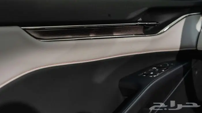 فورد تورس تيتانيوم 2026 عند هلا كار 12