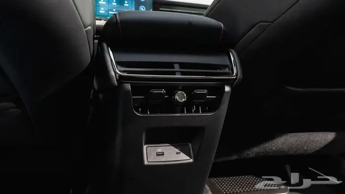 فورد تورس تيتانيوم 2026 عند هلا كار 13