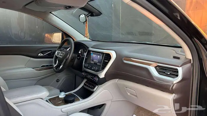 جي ام سي اكاديا 2023 مستعمل لدى شركة عبدالمجيد الخضر 11