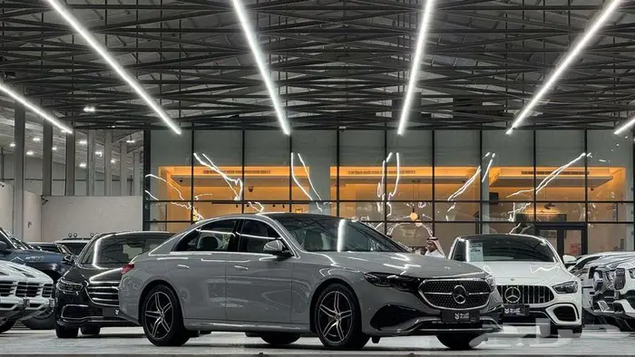 2025مرسيدس إي300 MERCEDES E 1