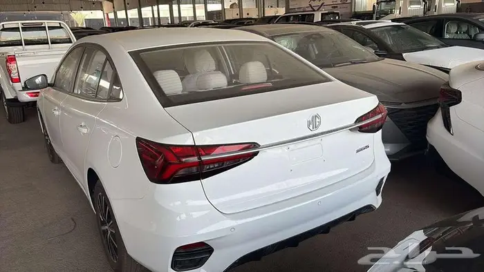 ام جي5 ستاندر 2025 1