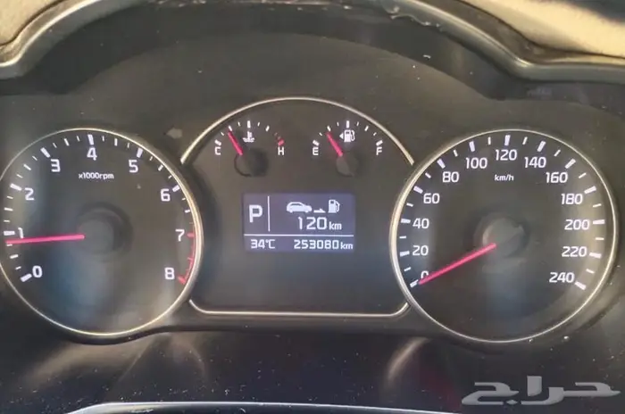 كيا كارنز 2014 نص فل نظيفة 10