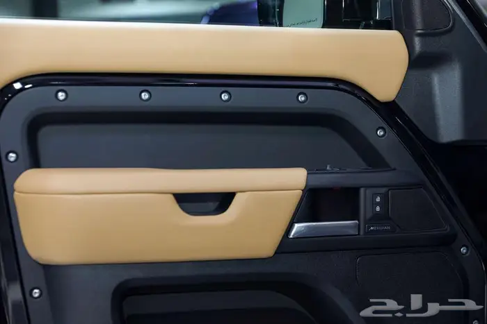 لاند روفر دفيندر 110 SE X-Dynamic V4 موديل 2026. 10