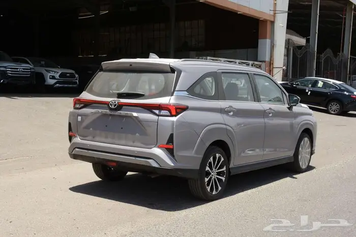 تويوتا فيلوز GLX 2025 بالنقد او التقسيط 4