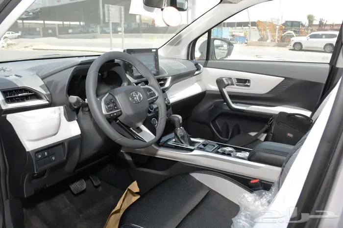 تويوتا فيلوز GLX 2025 بالنقد او التقسيط 9