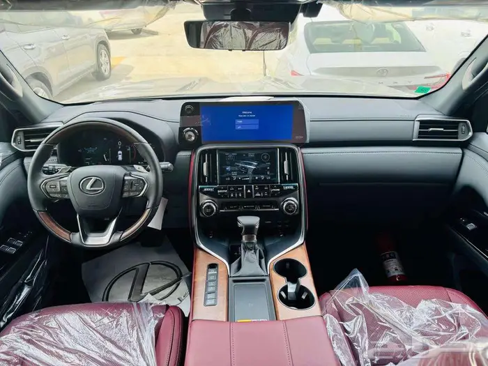 لكزس ال اكس 600 BB موديل 2025 الساير بالنقد والتقسيط 4