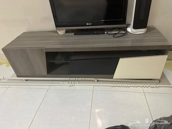 طاولة تلفزيون فخمه مع تلفزيون 0