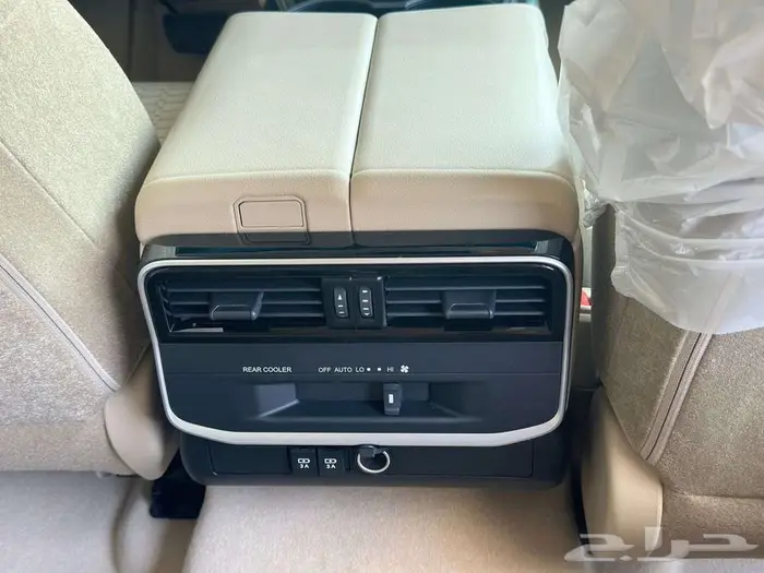 تويوتا لاندكروزر GXR L2 بنزين سعودي 2026 11