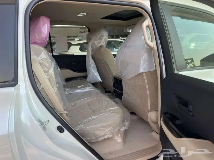 تويوتا لاندكروزر GXR L2 بنزين سعودي 2026 16