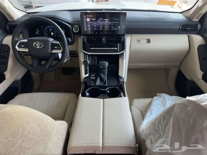 تويوتا لاندكروزر GXR L2 بنزين سعودي 2026 17