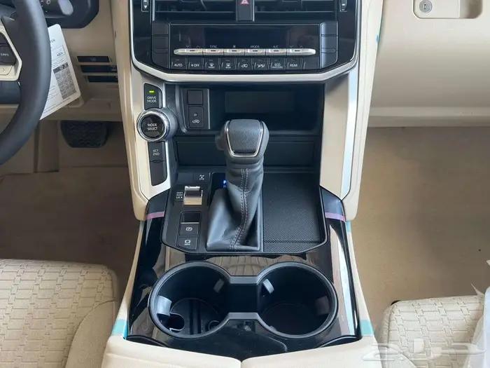 تويوتا لاندكروزر GXR L2 بنزين سعودي 2026 18