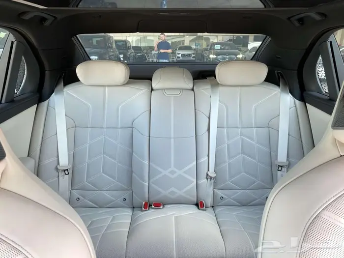 بي ام دبليو 735i موديل 2026 اسود خليجي 20