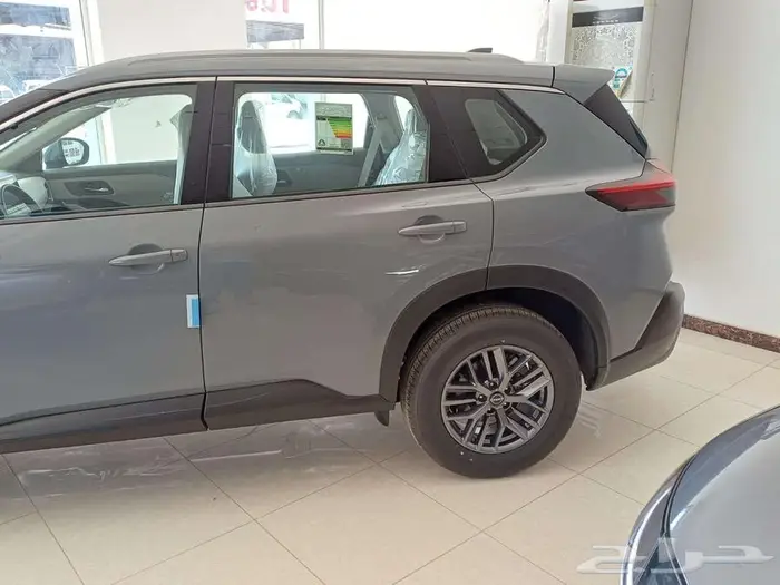 نيسان اكس تريل دبل 5 راكب وبدون دبل 7 راكب 2025 43