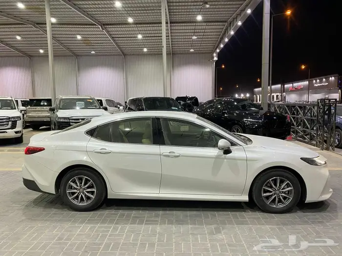 تويوتا كامري 2025 ستاندر ابيض سعودي 19