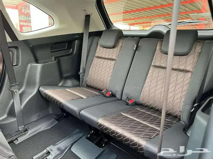 تويوتا انوفا بنزين GL موديل 2025 الاقل سعرأ 7