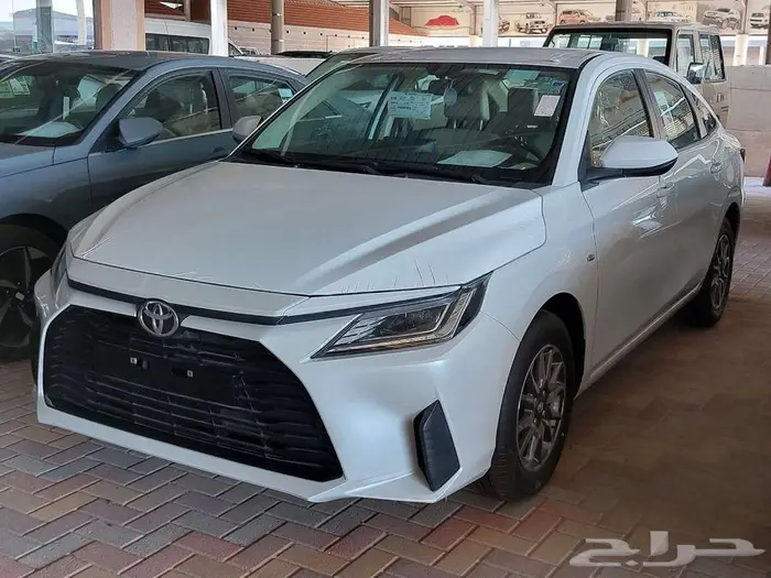 نويوتا يارس 2026 متوفر استاندر -ونص فل بالنقد والتقسيط 3