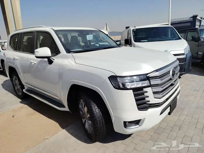 لاند كروزر GXRL4 الموديل2025 6