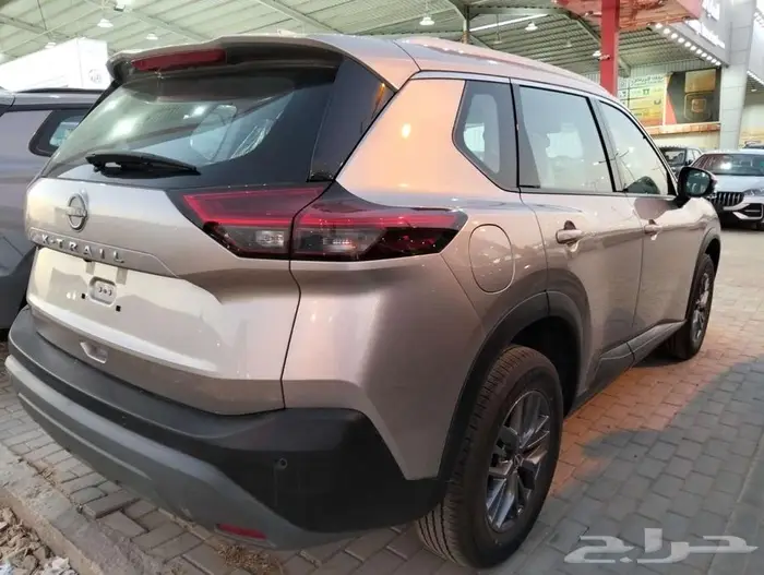 نيسان اكس تريل دبل 5 راكب وبدون دبل 7 راكب 2025 22