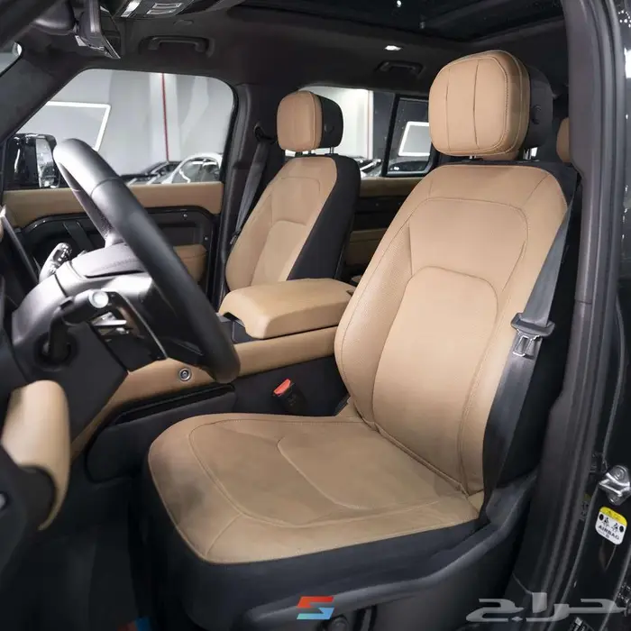 لاندروفر ديفندر 110 V8 موديل 2025 15