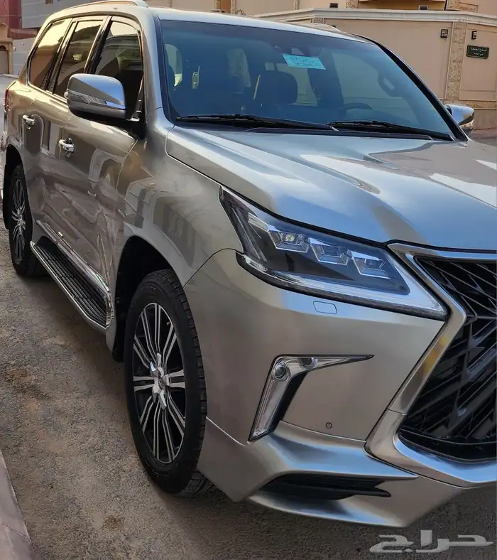 جيب لكزس 2017 LX570 أعلى فئة   السعر 260 الف 2