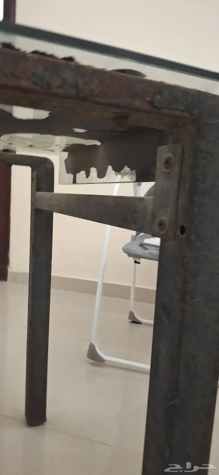 طاوله من الزجاج من دون كراسي الطول 110 عرض 70 0