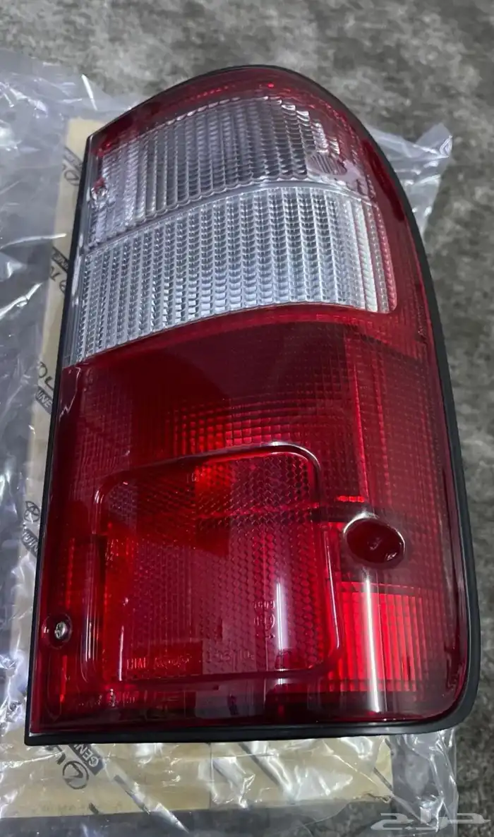 للبيع اصطب هايلوكس من موديل 1998 الى موديل 2005 1