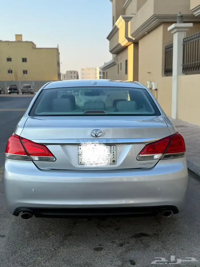 تيوتا أفالون 2011 4