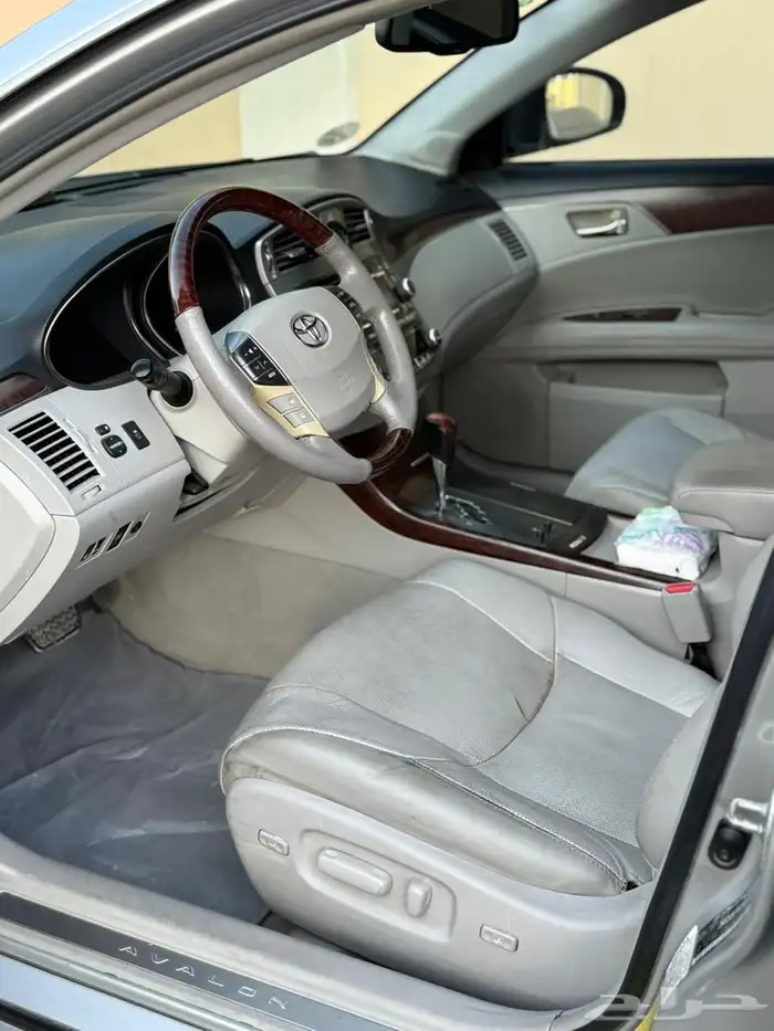 تيوتا أفالون 2011 3