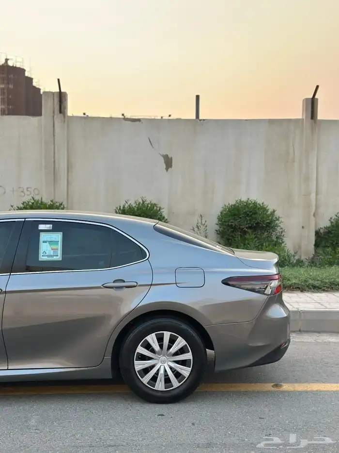 تويوتا كامري 2021 LE بنزين 4