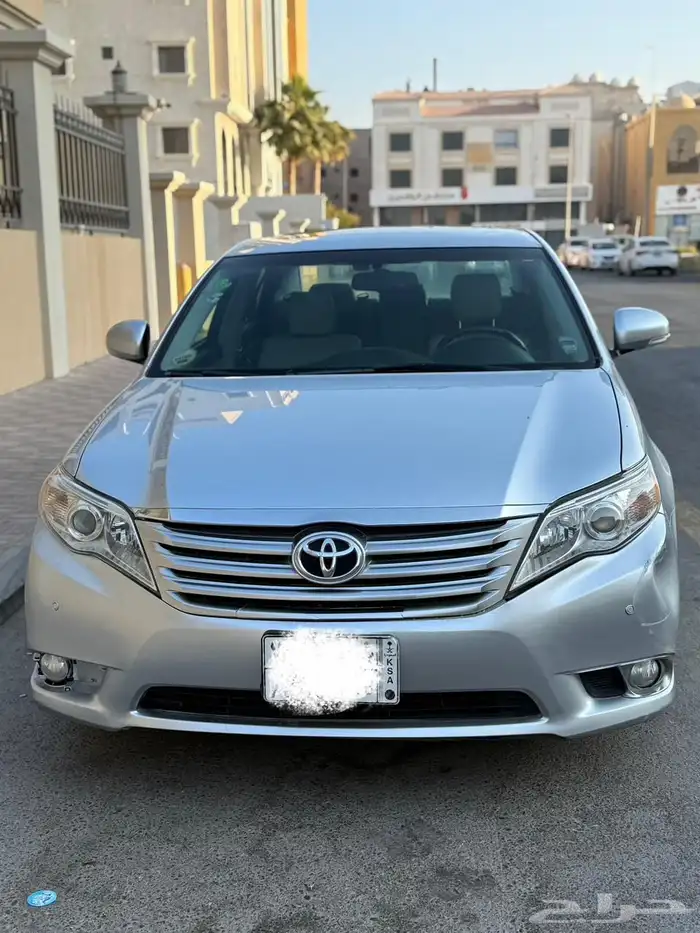 تيوتا أفالون 2011 5