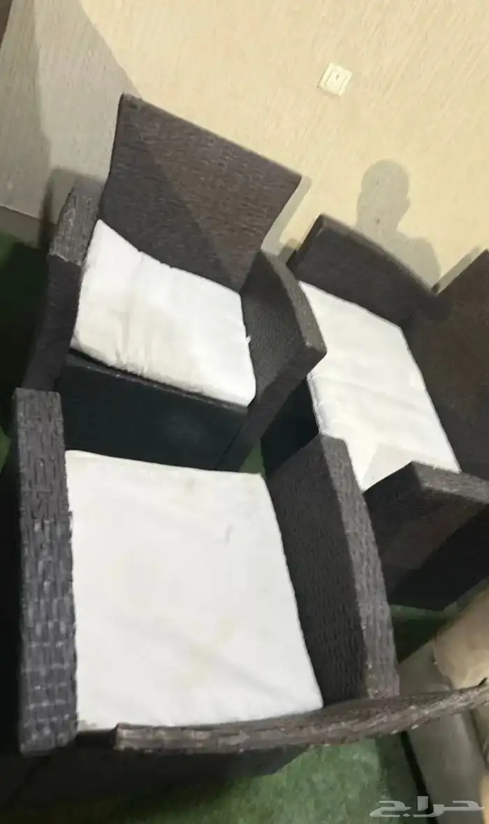 للبيع كنب منزلي منوع بدون اجهزة كهربائية ومكيفات 0