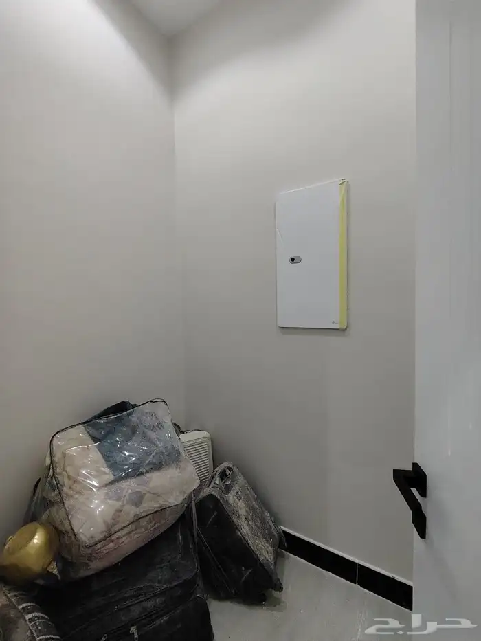 للبيع دور أرضي مع مدخل سياره شرق خميس مشيط حي الطلح 7