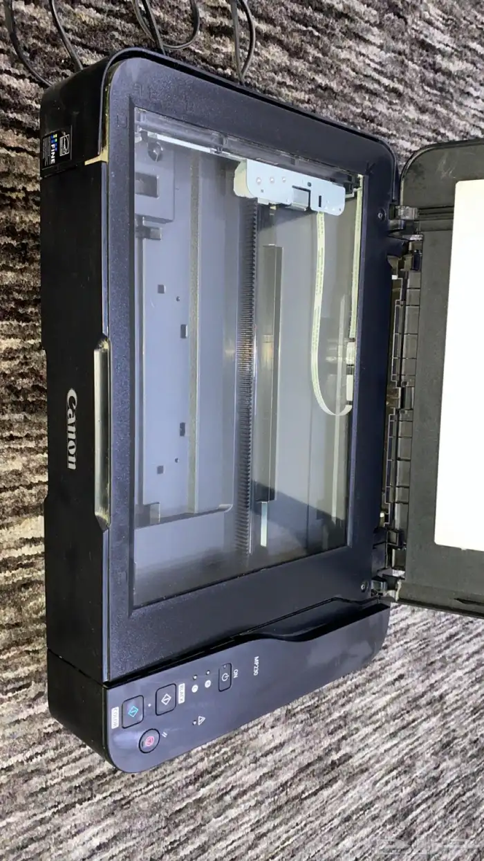 طابعه جديده مااستخدمت كثير 2