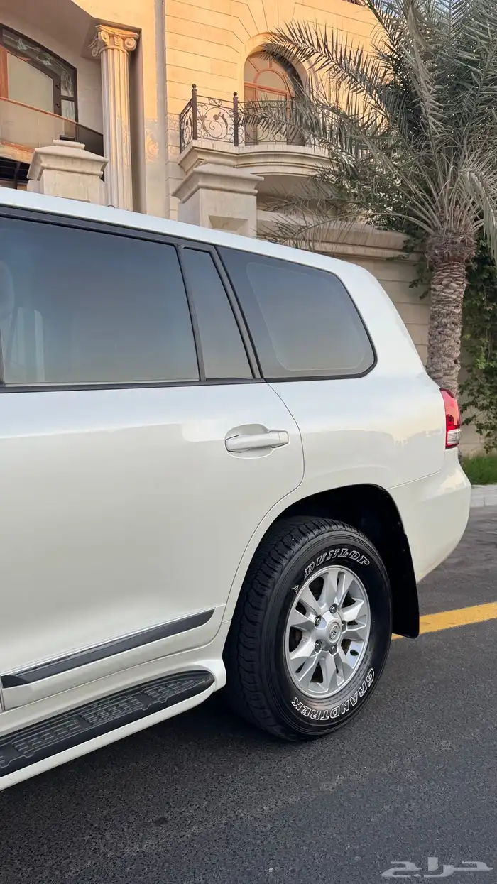 لاند كروزر 8 سلندر 2