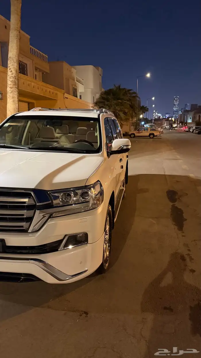 لاندكروزر 2018 gxr مخزن 13