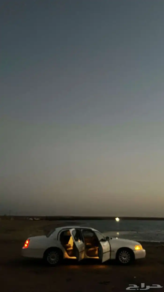 لينكون تاون كار 2003 متعطل بيع او بدل 4