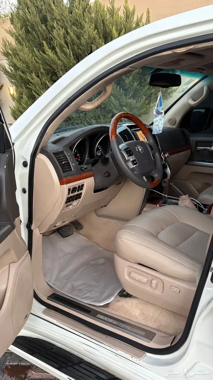 لاندكروزر 30