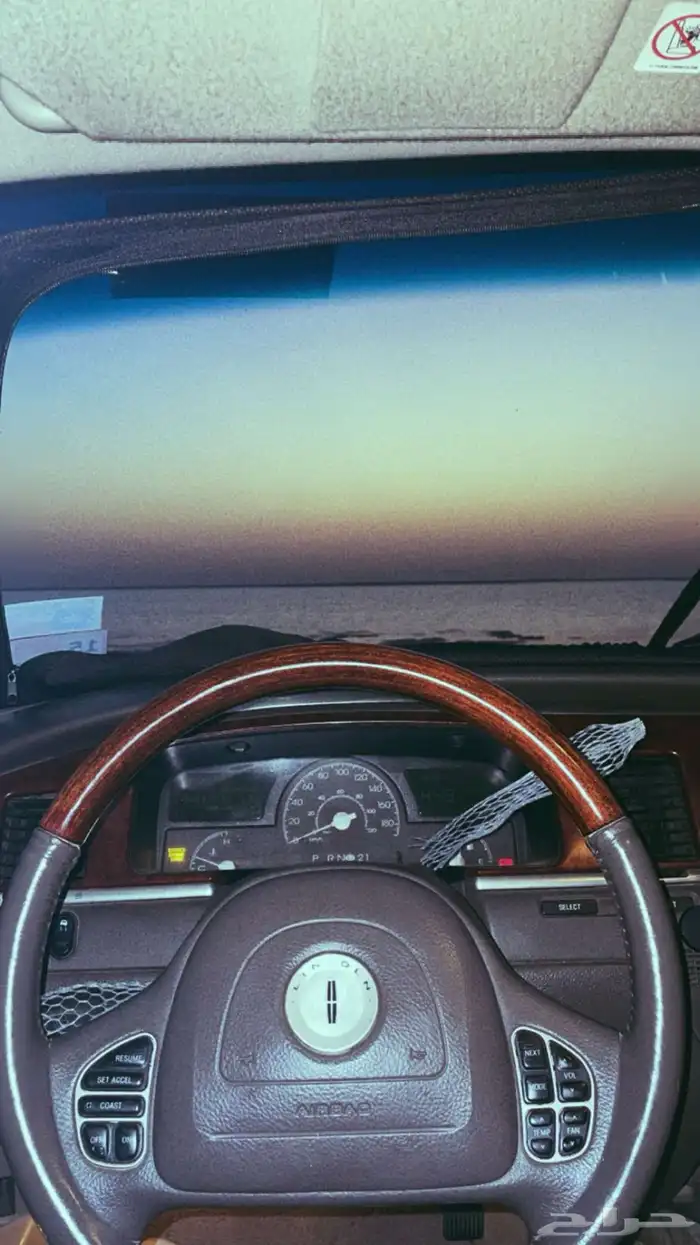 لينكون تاون كار 2003 متعطل بيع او بدل 2