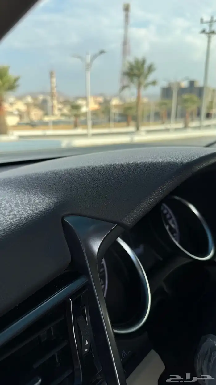 للبيع كامري مخزنه 18