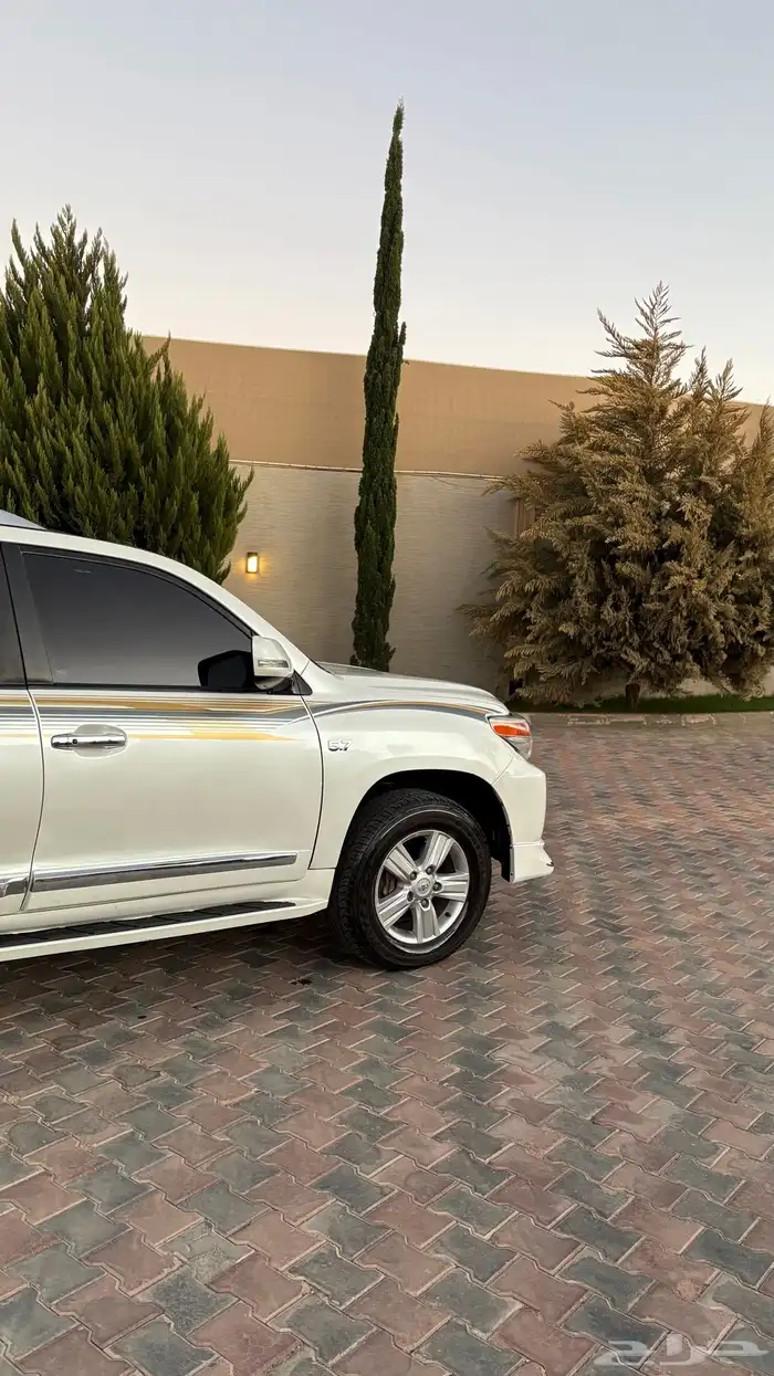 لاندكروزر 11